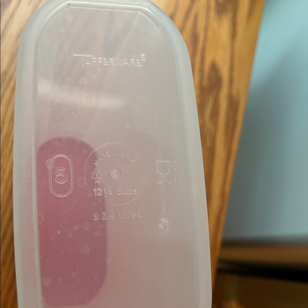 Tupperware Set - Picture 4 of 7